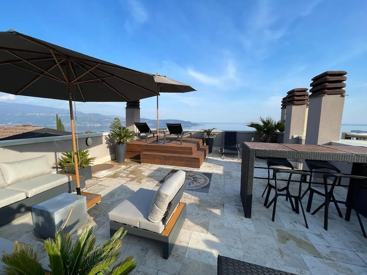 Deluxe Skylounge Design Apartment 360 Grad Lake View 托斯科拉诺-马德尔诺 0*,  意大利