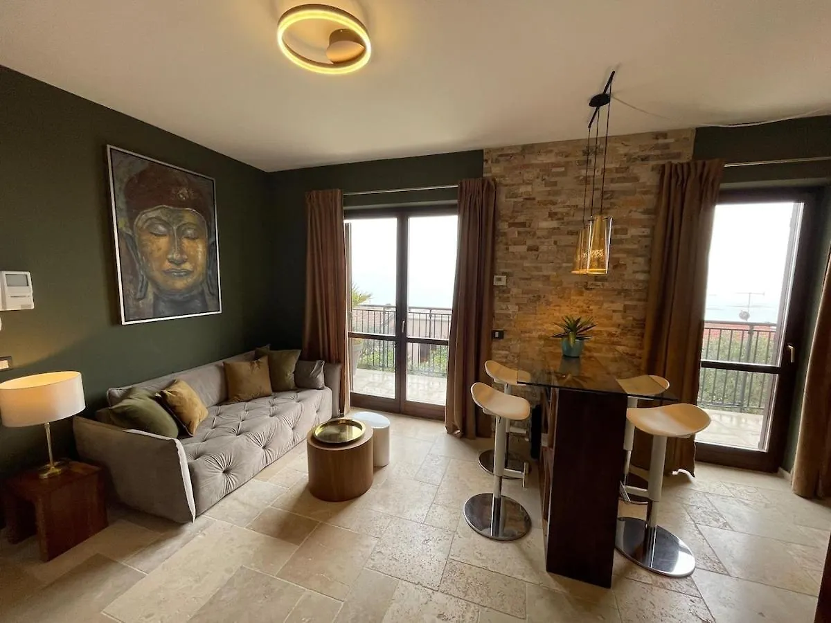 Deluxe Skylounge Design Apartment 360 Grad Lake View 托斯科拉诺-马德尔诺 意大利